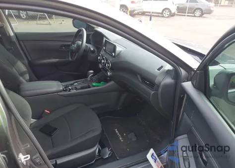 2025 Nissan Sentra S z USA, uszkodzony, nr VIN 3N1AB8BV6SY270013